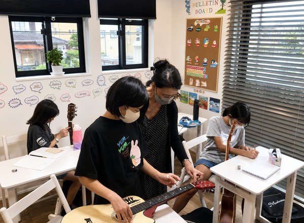 MET-music-class-600x440