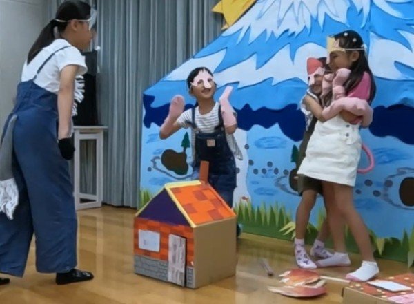 MET-theater-performance-600x440